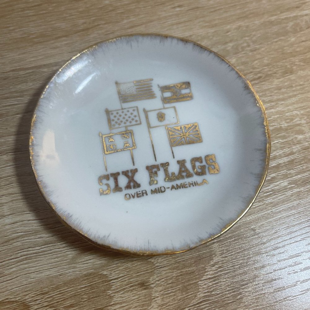 VINTAGE 1970's Six Flags Over Mid-America Souvenir Plate